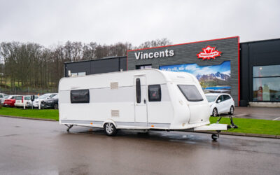 Sålda husbilar och husvagnar 20 Hobby-560 FFE De Luxe Easy *Queenbädd *Förtält-(2013)-2228630