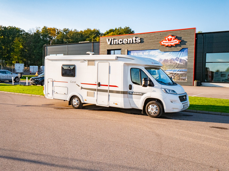 Adria-CORAL S 670 SLT *Långbäddar *Toa bak *3500kg-(2015)-2545156
