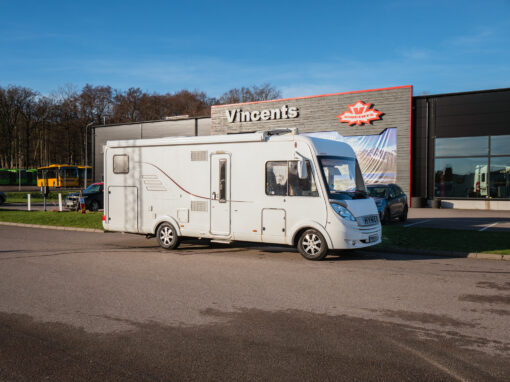 Hymer-B 678 *Långbäddar *AC bodel *ALDE *Kamkedja-(2011)-2654368