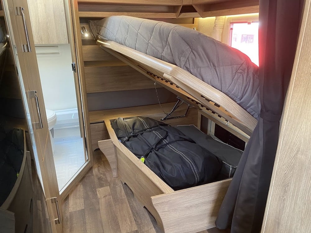 KABE-CLASSIC 630 GXL KS *Förtält *AC *Mover-(2018)-2719724