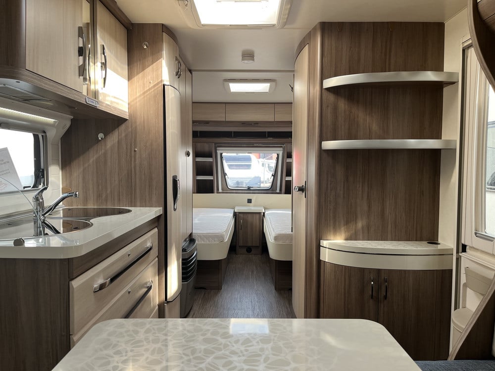 Hobby-540 UL DELUXE EASY *Långbäddar *Truma-(2014)-2734218