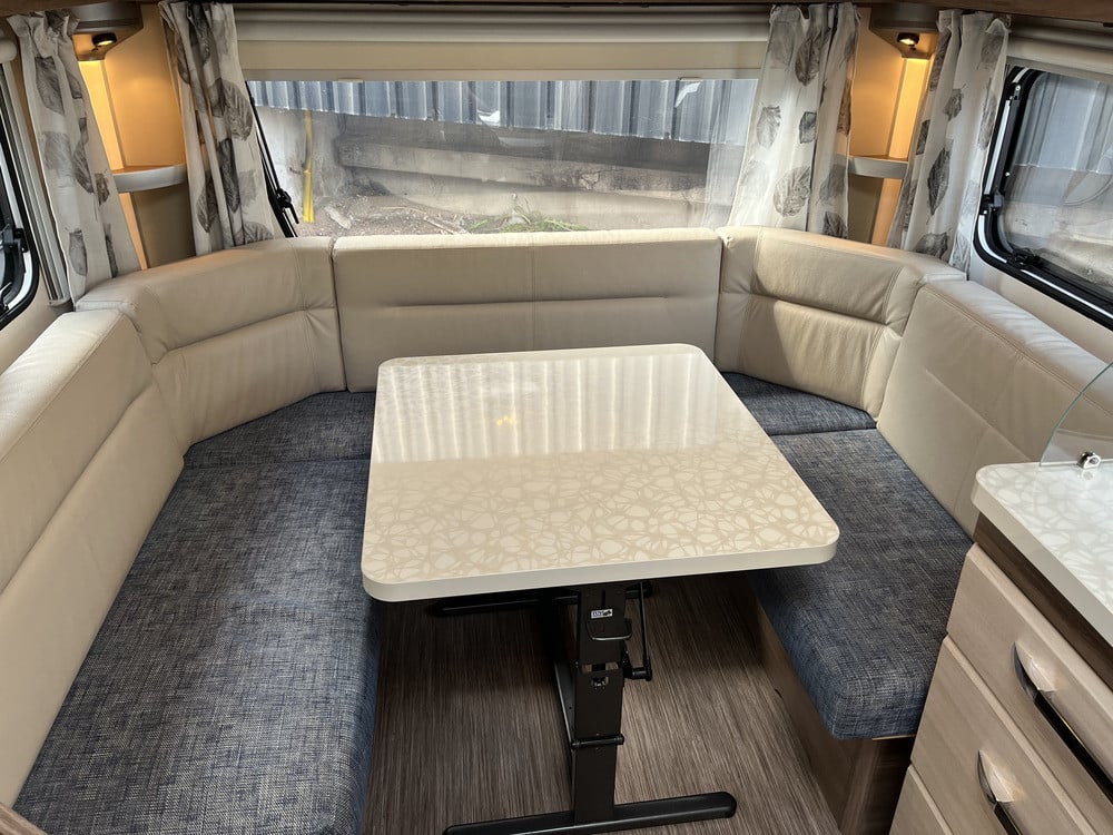 Hobby-540 UL DELUXE EASY *Långbäddar *Truma-(2014)-2734219
