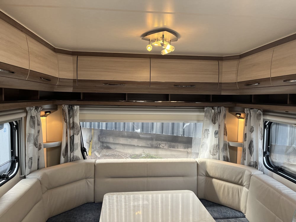 Hobby-540 UL DELUXE EASY *Långbäddar *Truma-(2014)-2734220