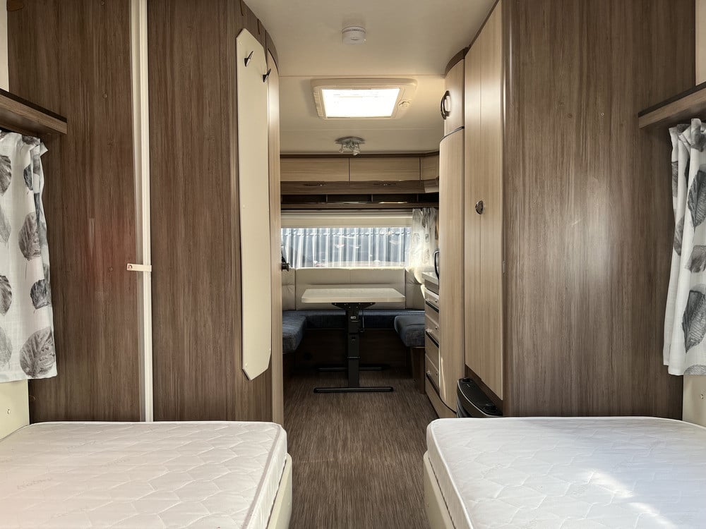 Hobby-540 UL DELUXE EASY *Långbäddar *Truma-(2014)-2734226