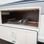 Hobby-560 WLU PRESTIGE *Långbäddar * Toalett bak-(2013)-2730239