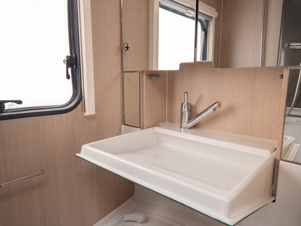 Adria-ADORA 613 UL *Långbäddar *ALDE-(2020)-2810934