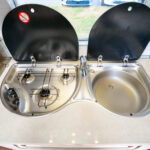 Hobby-560 WLU PRESTIGE *Långbäddar * Toalett bak-(2013)