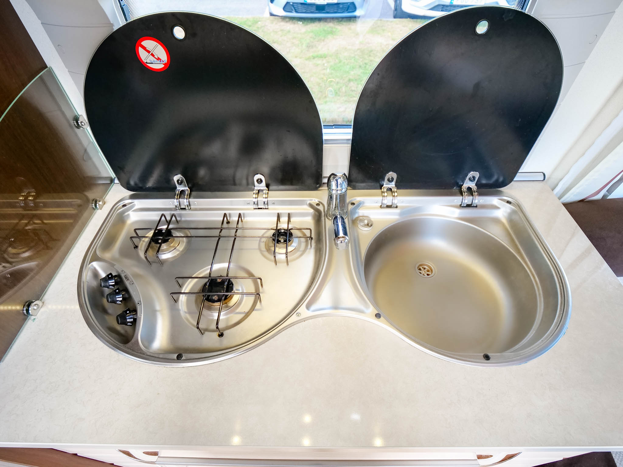 Hobby-560 WLU PRESTIGE *Långbäddar * Toalett bak-(2013)