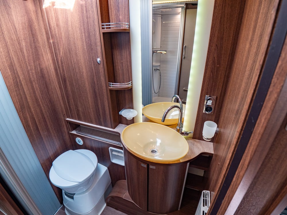 Bürstner-Elegance I 810 *Automat *AC bodel *Långbäddar-(2015)-2862101