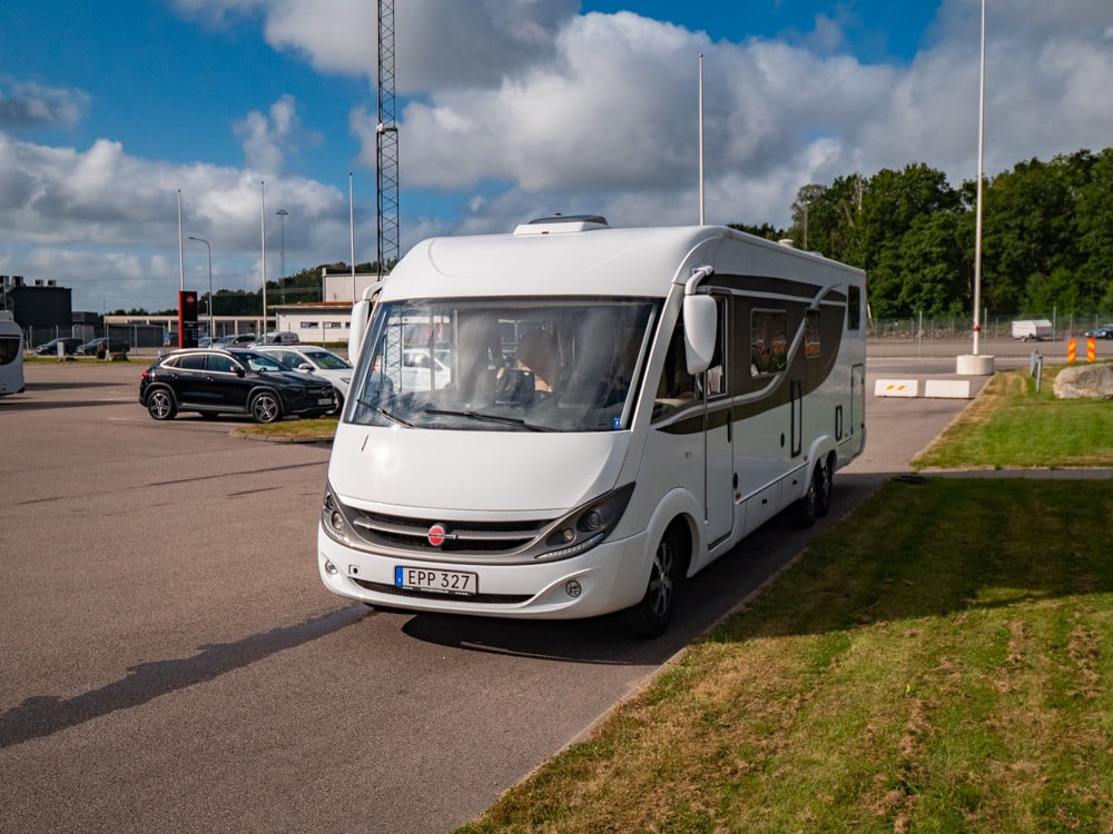 Bürstner-Elegance I 810 *Automat *AC bodel *Långbäddar-(2015)-2862108