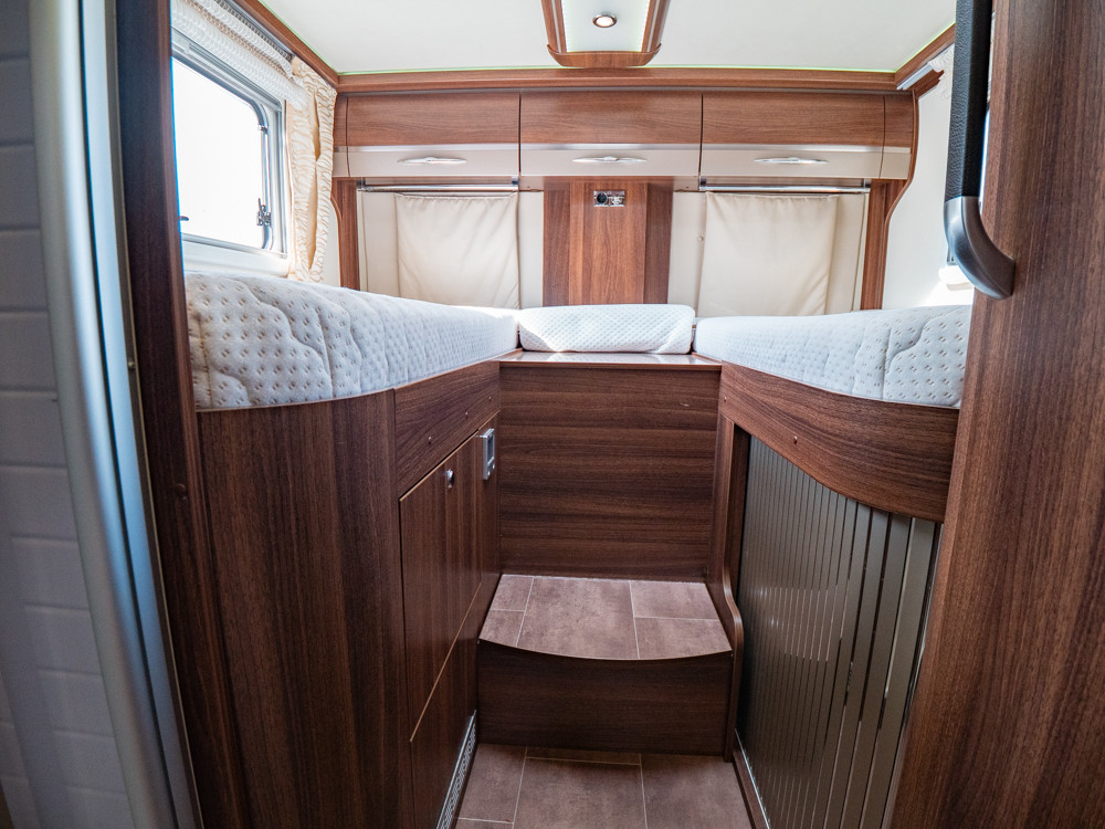Bürstner-Elegance I 810 *Automat *AC bodel *Långbäddar-(2015)-2862091