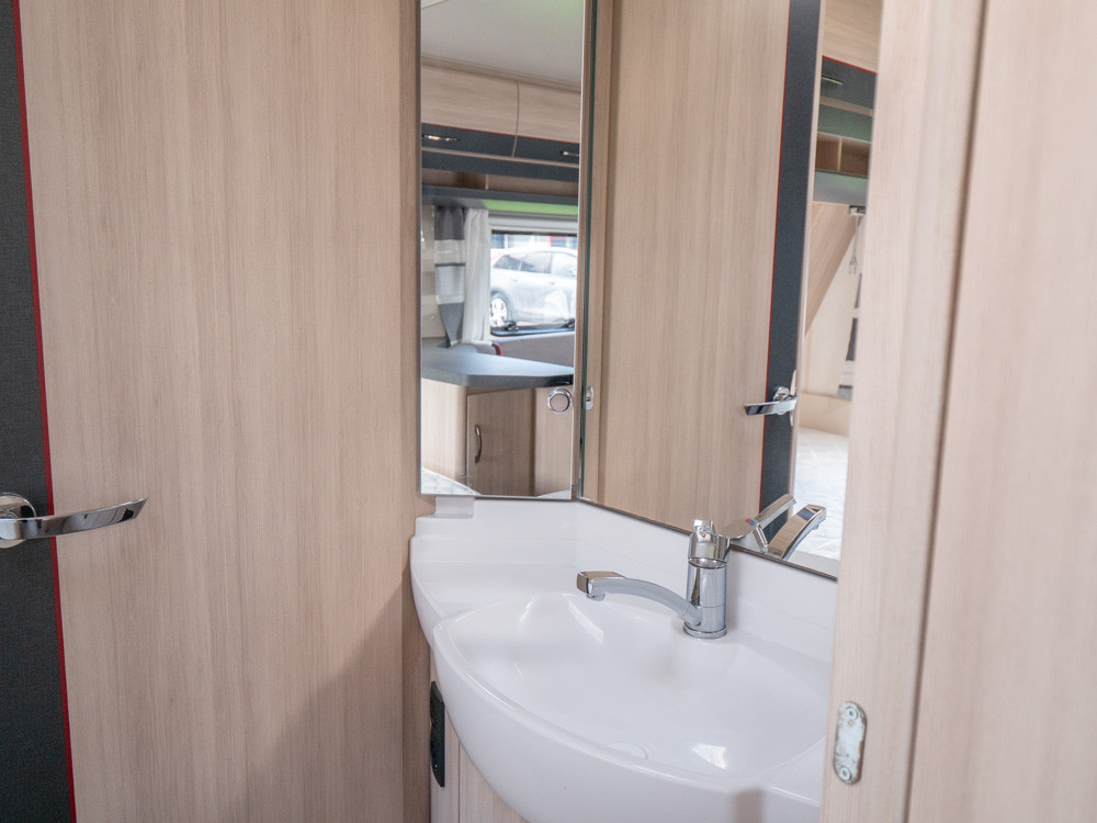 Hobby-650 KMFE *Barnkammare *Dubbelbädd-(2020)-2856478