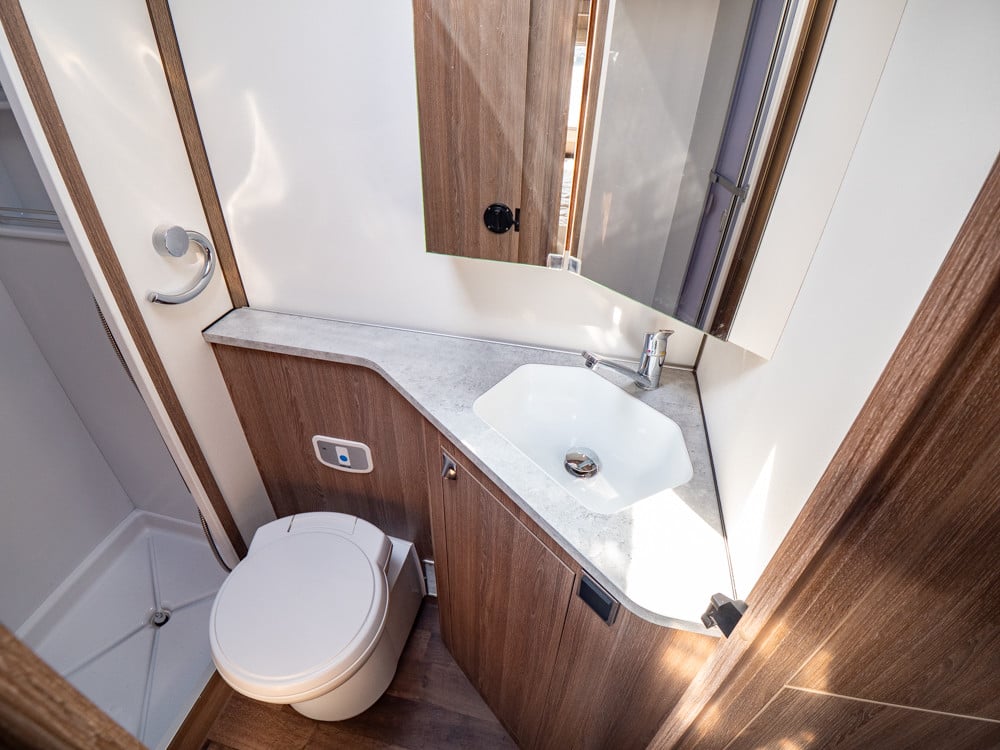 KABE-TM C 740 LXL *Dubbelbädd *ALDE-(2019)-2835931