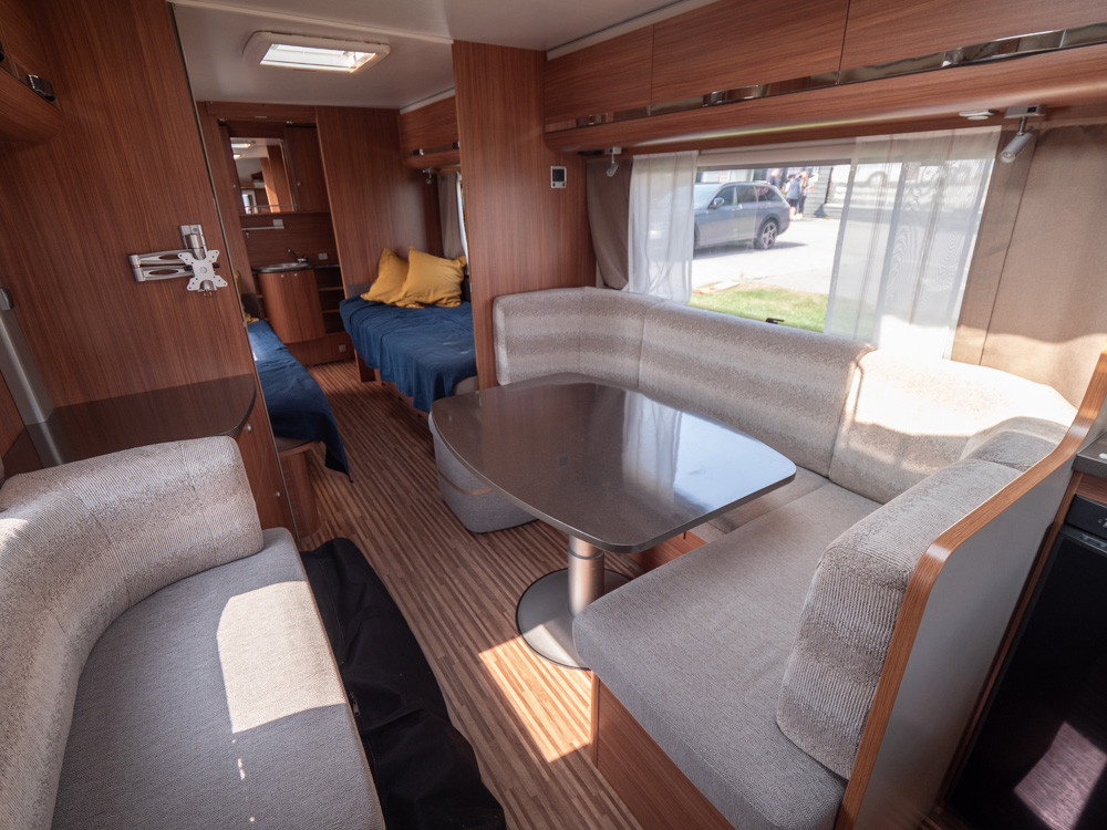 Adria-ADORA 613 HT-(2012)-2843462