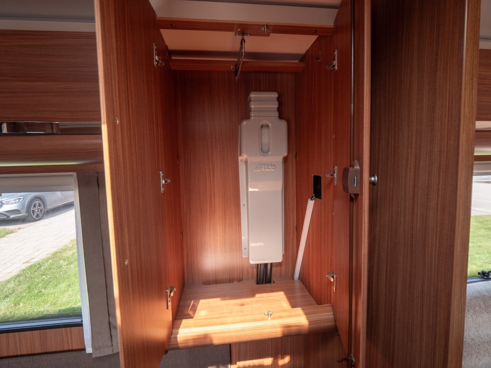 Adria-ADORA 613 HT-(2012)-2843469