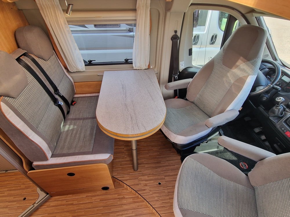Pössl-Roadcruiser 640 *Långbäddar *Dragkrok *3500kg-(2016)-2848536