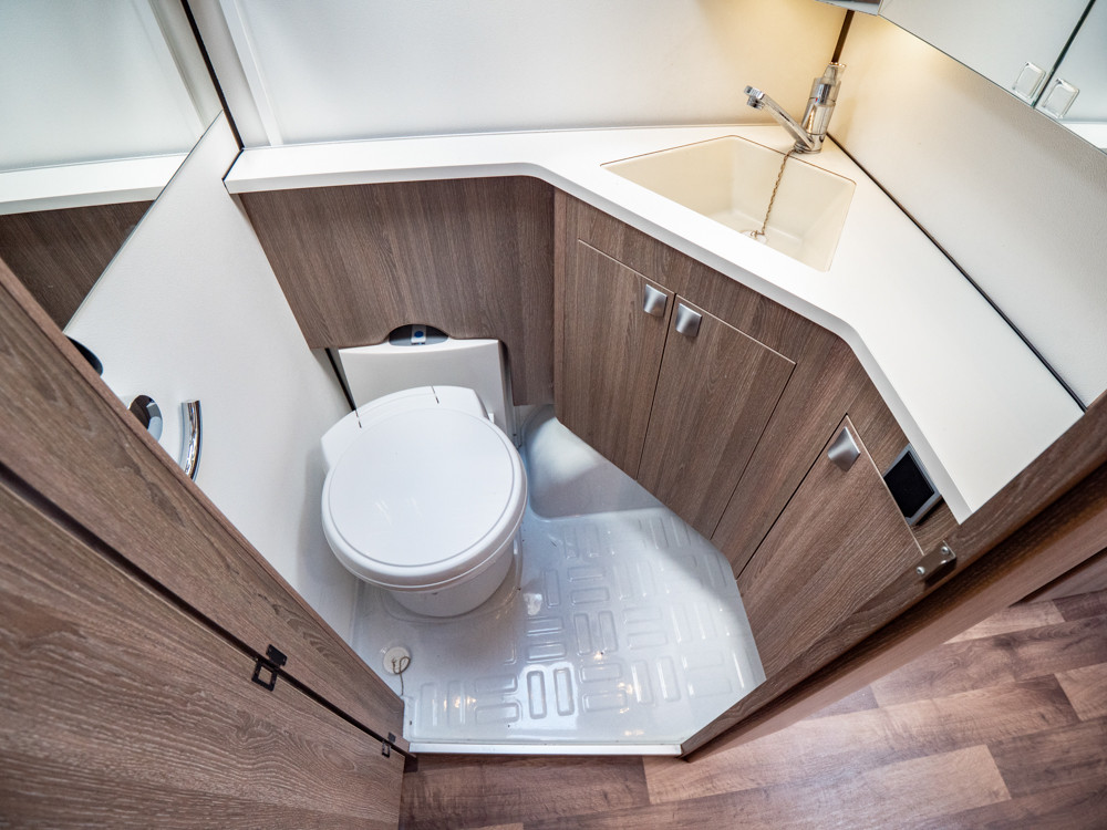 KABE-ROYAL 600 GLE KS *AC bodel *Alde *Långbäddar-(2016)-2860957