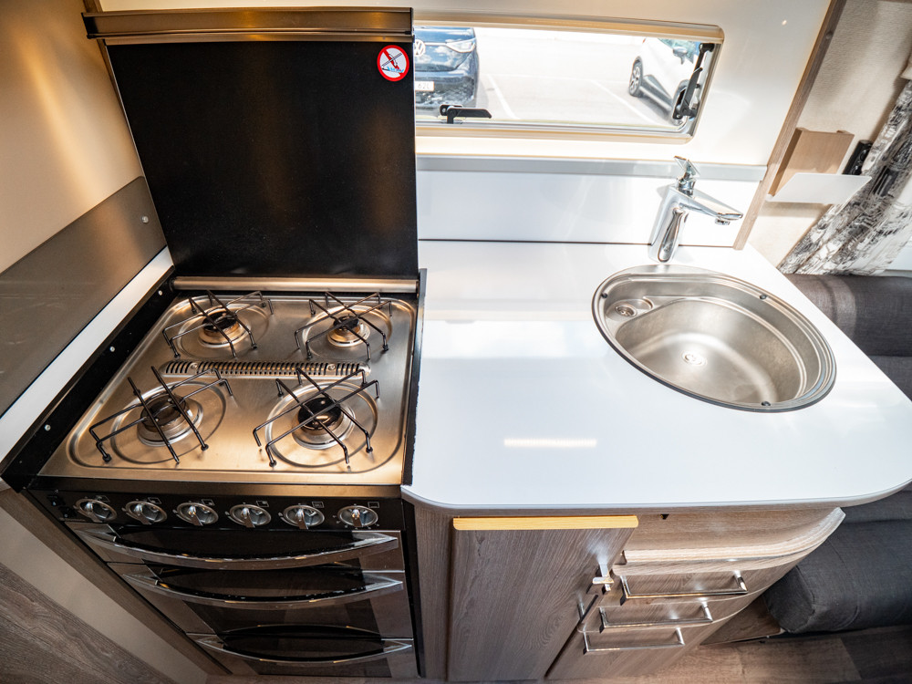 KABE-ROYAL 600 GLE KS *AC bodel *Alde *Långbäddar-(2016)-2860945