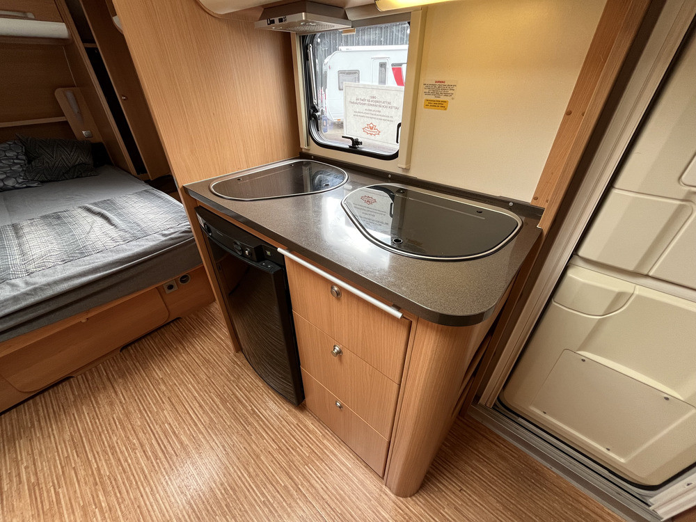 Adria-ADORA 563PU *ALDE *AC *Queenbädd-(2011)-2858703