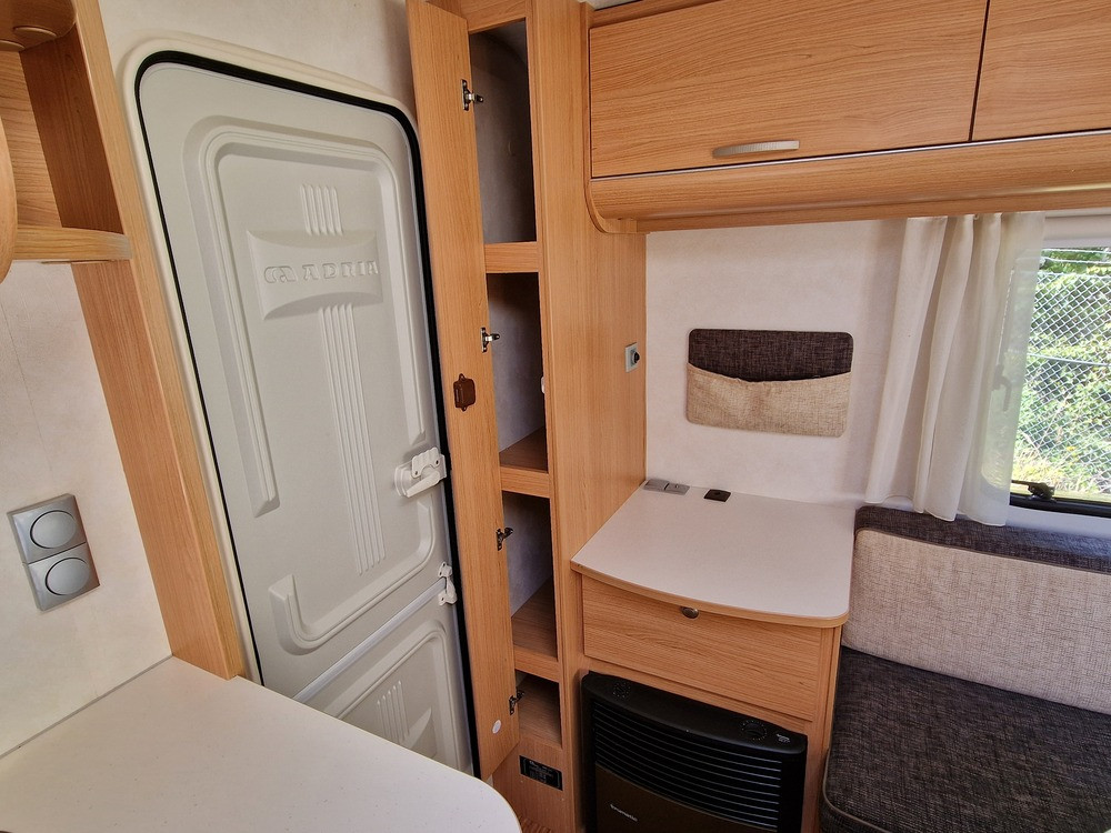 Adria-ALTEA 462 PS *Dubbelbädd *Truma-(2009)-2853225