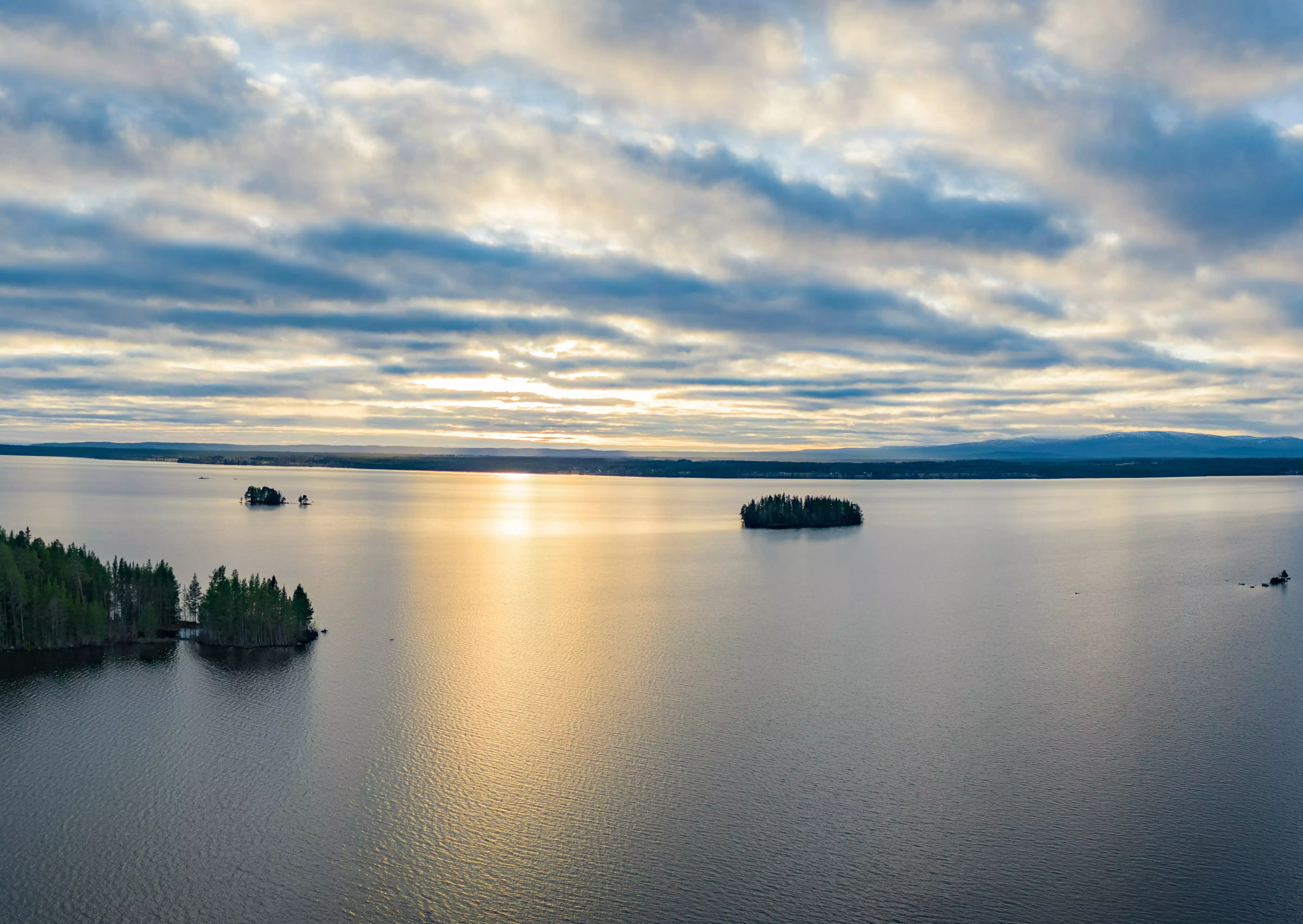Camping runt om Storsjön