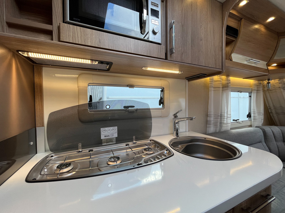 KABE-CLASSIC 470 XL *Dubbelbädd *ALDE-(2017)-2896653