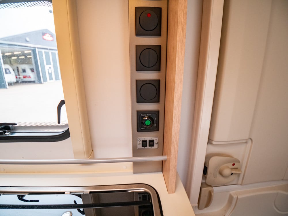 Adria-AVIVA 400 PS-(2020)-2863269
