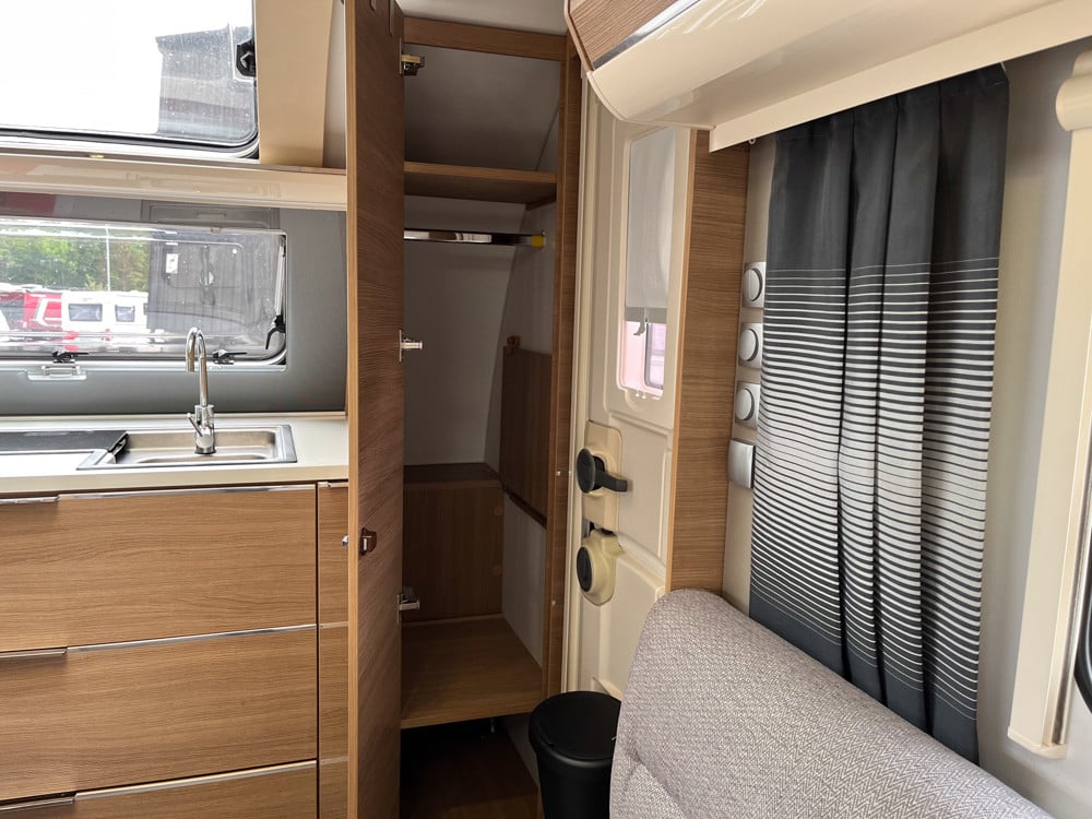 Adria-ADORA 613 HT *Långbäddar *ALDE *Förtält-(2015)-2891208