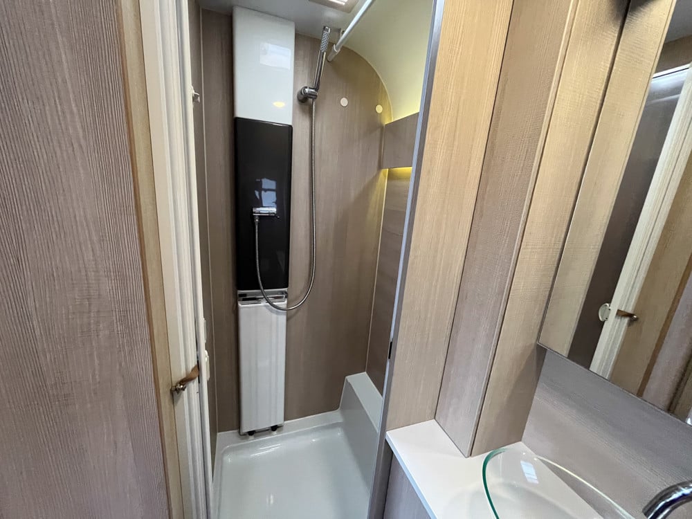Adria-ADORA 613 HT *Långbäddar *ALDE *Förtält-(2015)-2891214