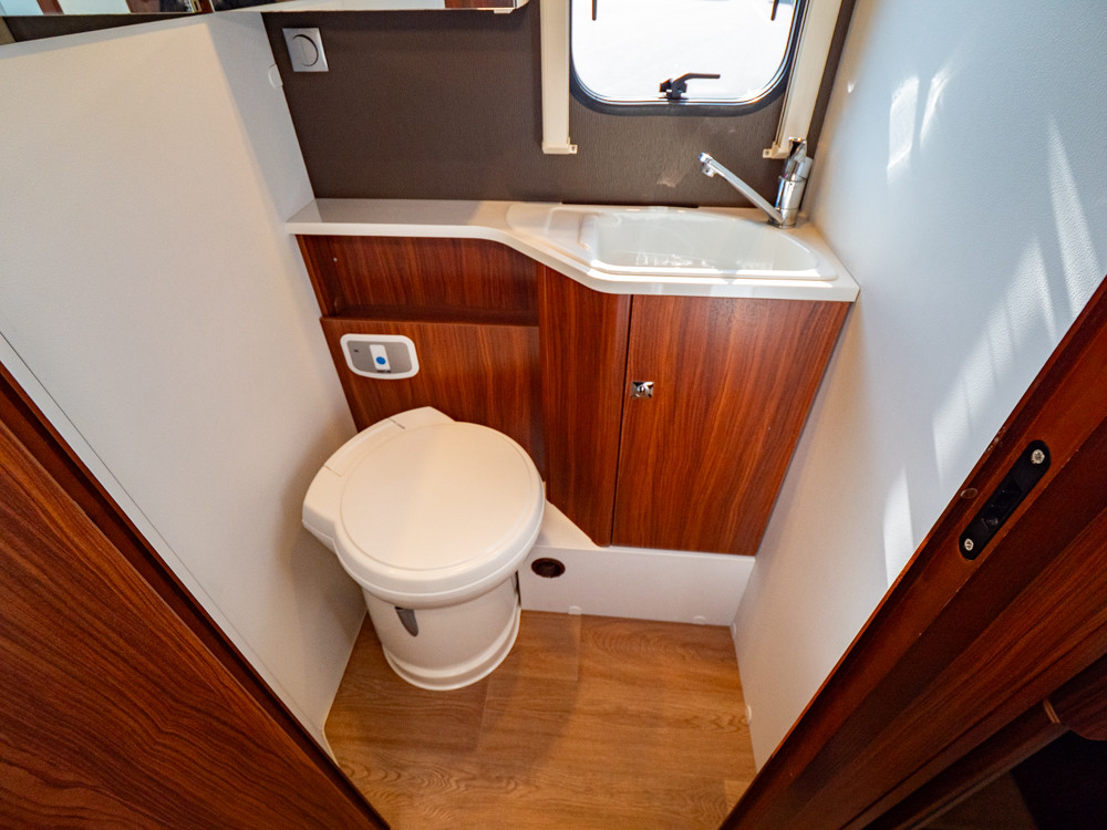 Adria-CORAL XL A 670 SL *Långbäddar *Truma *Alkov-(2017)-2884247