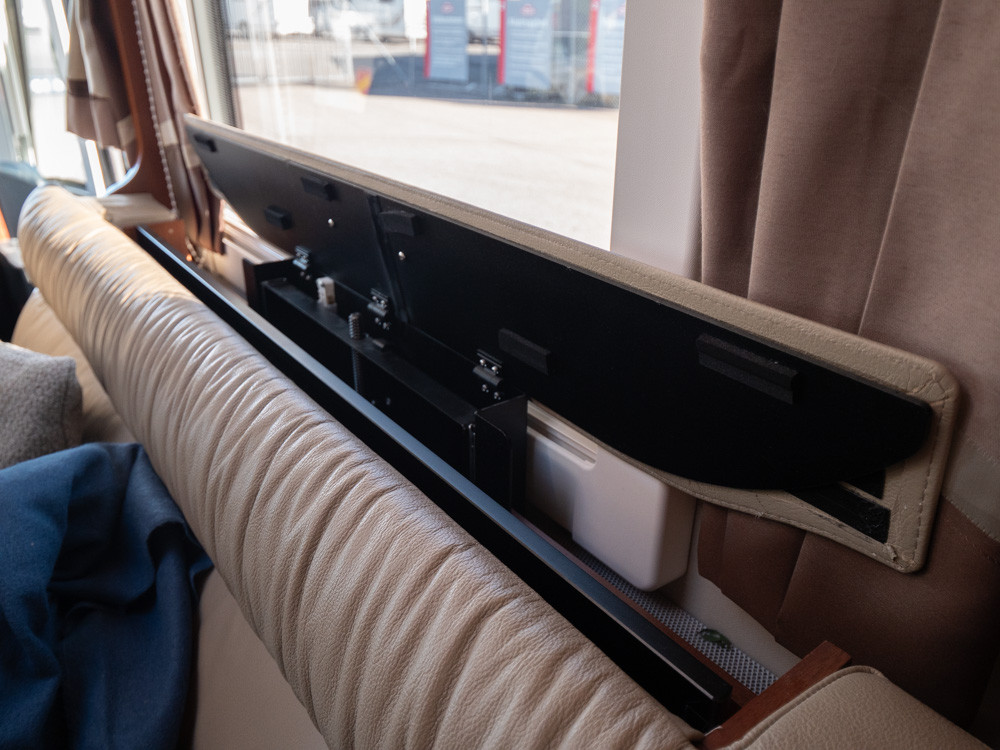 Carthago-CHIC E-LINE I 64 XL QB *Hydrauliska stödben-(2019)-2904877