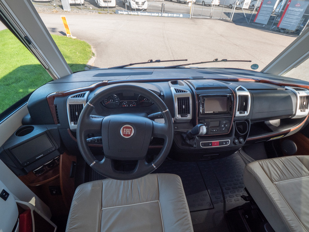 Carthago-CHIC E-LINE I 64 XL QB *Hydrauliska stödben-(2019)-2904888