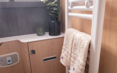 Hymer-B 880 ML *Hydrauliska stödben *AC bodel *ALDE-(2021)-2898661