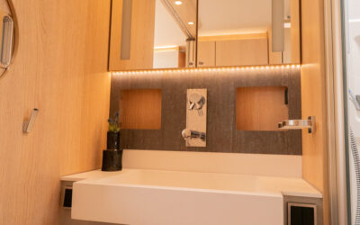 Hymer-B 880 ML *Hydrauliska stödben *AC bodel *ALDE-(2021)-2898663