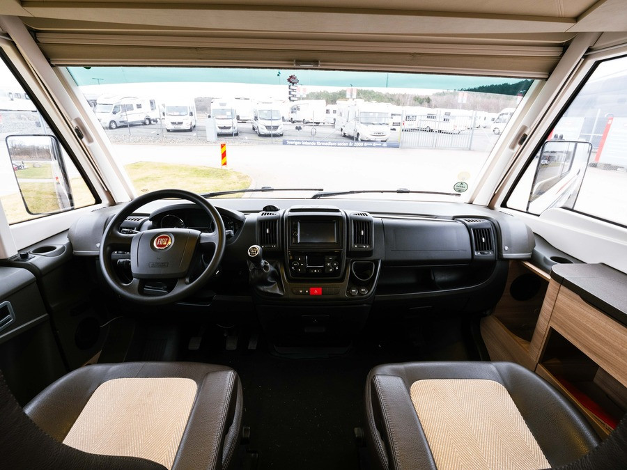 Adria-SONIC I 600 SL *Långbäddar *Truma *Solcell-(2016)-2904938