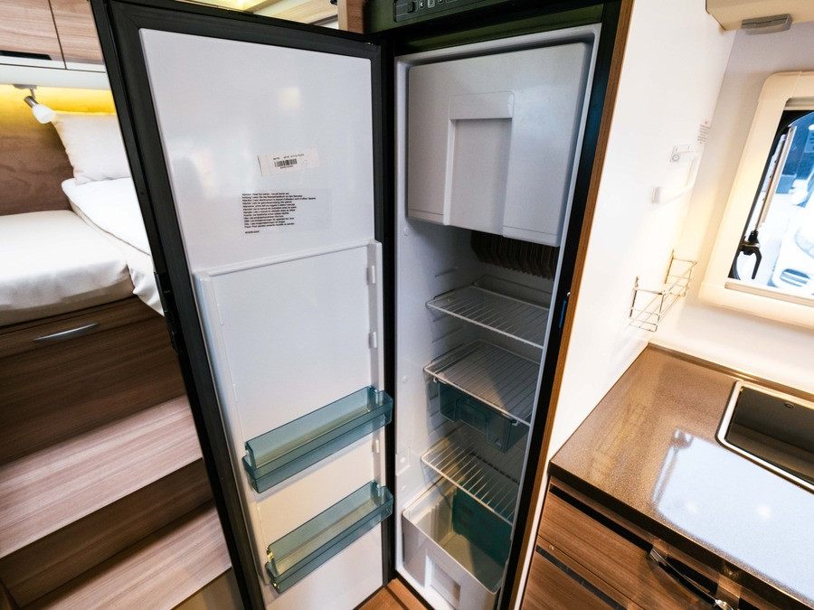 Adria-SONIC I 600 SL *Långbäddar *Truma *Solcell-(2016)-2904925