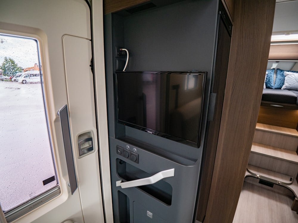Adria-MATRIX 670 DL Supreme *ALDE *Solcell *Taksäng-(2024)-2881608