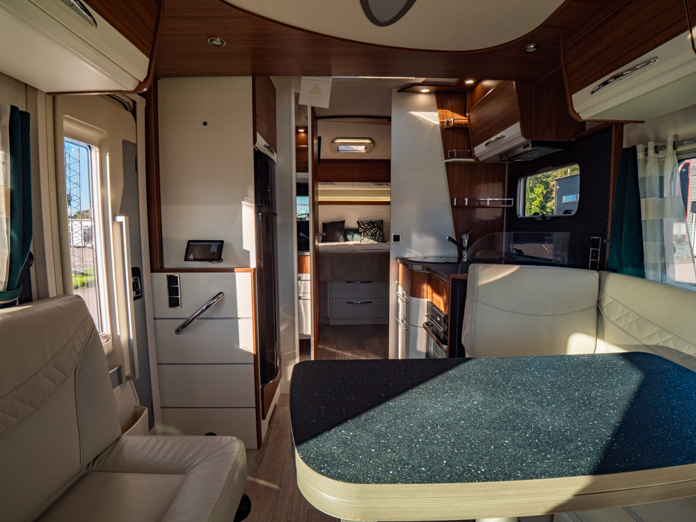 Pilote-P 746 FC *Automat *Queenbed *Truma-(2019)-2903613