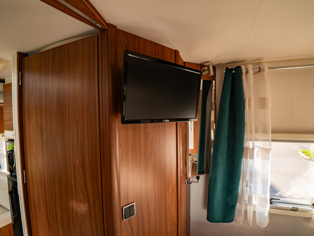 Pilote-P 746 FC *Automat *Queenbed *Truma-(2019)-2903623