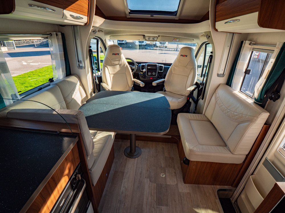 Pilote-P 746 FC *Automat *Queenbed *Truma-(2019)-2903614