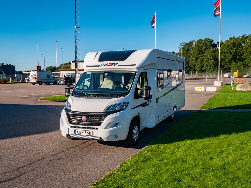 Pilote-P 746 FC *Automat *Queenbed *Truma-(2019)-2903633