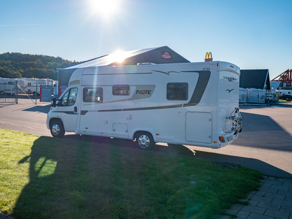 Pilote-P 746 FC *Automat *Queenbed *Truma-(2019)-2903634