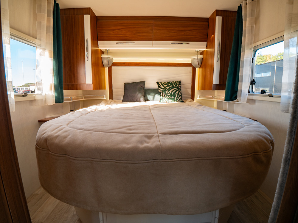 Pilote-P 746 FC *Automat *Queenbed *Truma-(2019)-2903618