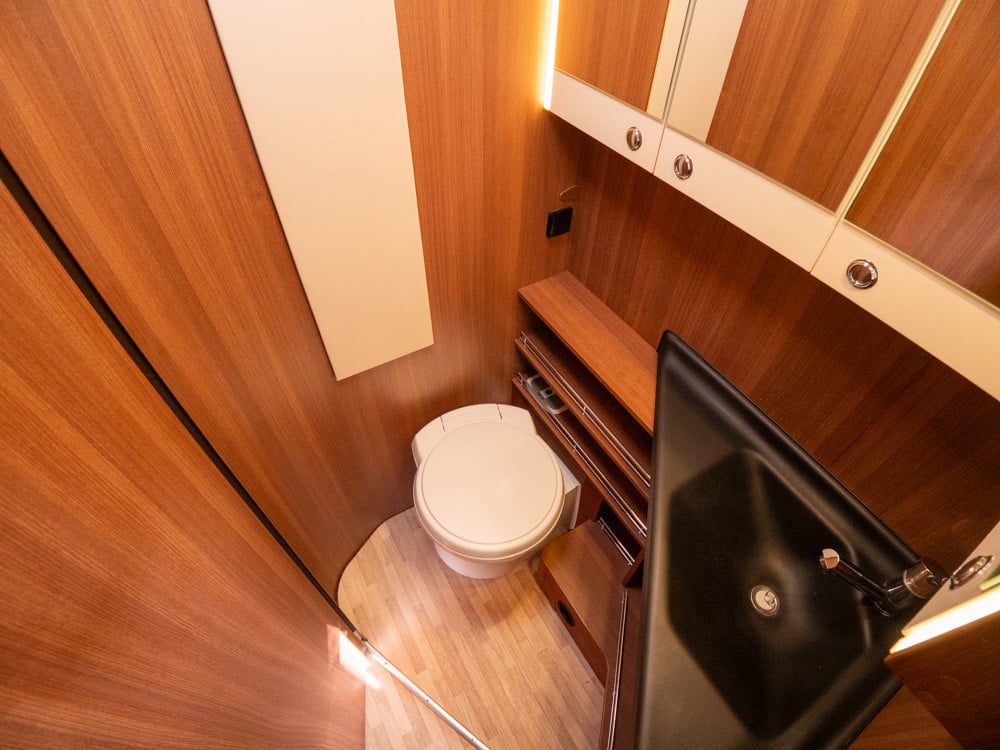 LMC-I 730 *Solcell *Queenbed *B-körkort-(2015)-2908669