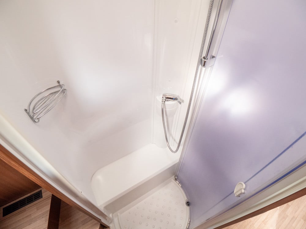 LMC-I 730 *Solcell *Queenbed *B-körkort-(2015)-2908671