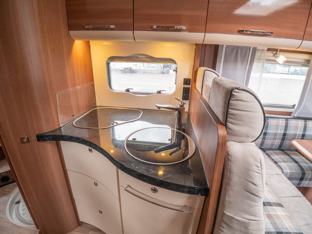 LMC-I 730 *Solcell *Queenbed *B-körkort-(2015)-2908659