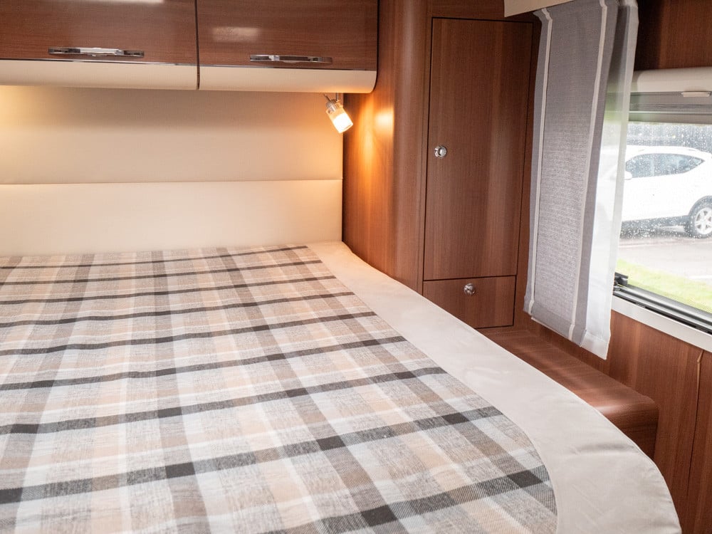 LMC-I 730 *Solcell *Queenbed *B-körkort-(2015)-2908664