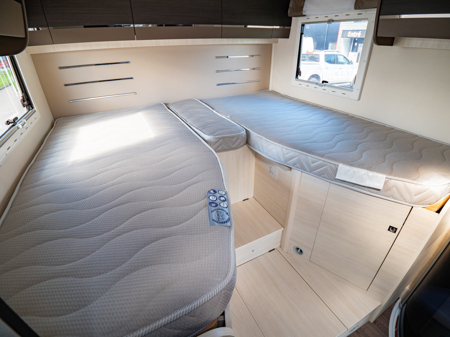 Chausson-747 GA *Långbäddar *Truma *Solcell-(2018)-2945202