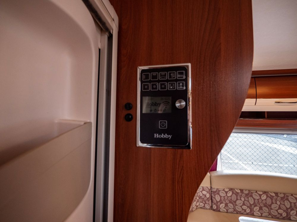 Hobby-560 UL *Långbäddar *Förtält-(2016)-2951252