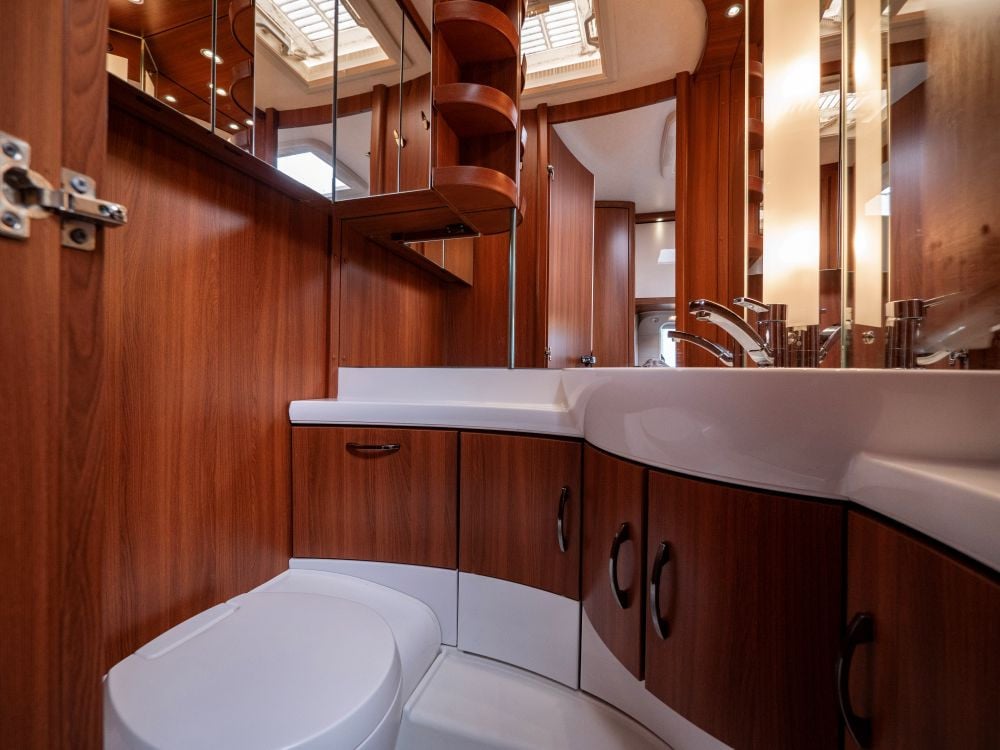 Hobby-560 UL *Långbäddar *Förtält-(2016)-2951254